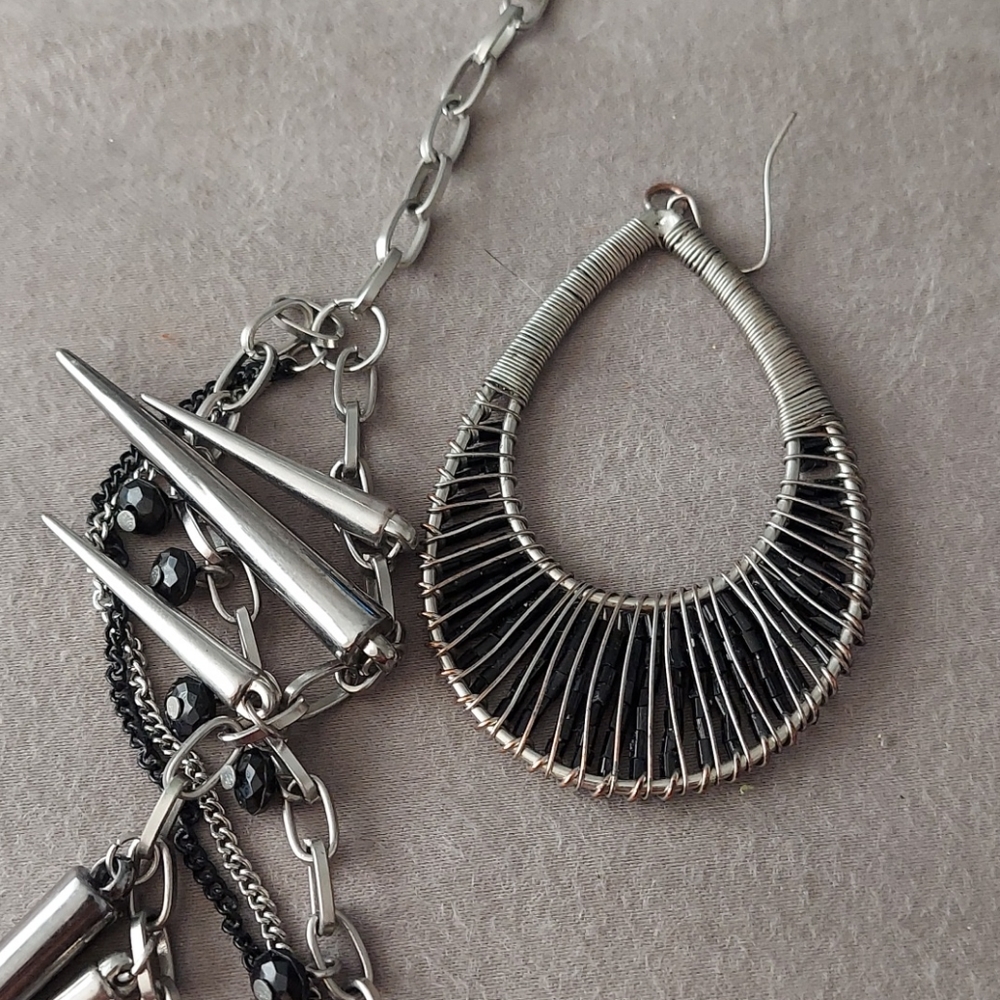 Jewelry - Picture 4 of 4